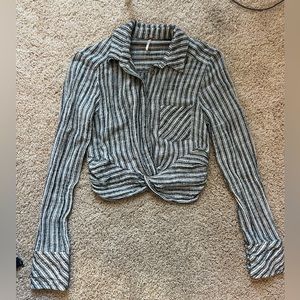 Free people button top